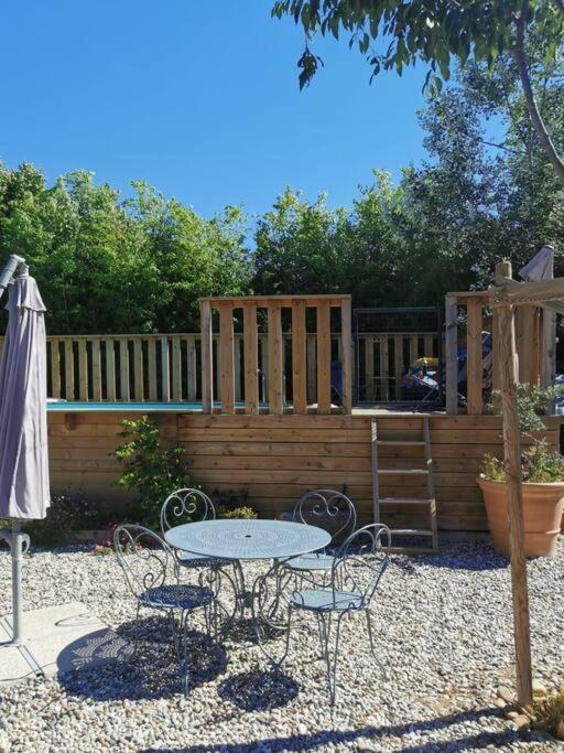 Maison Avec Piscine Dans Village Provencal. Courthezon Екстер'єр фото